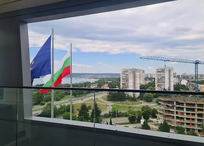 Sky Flats With Parking